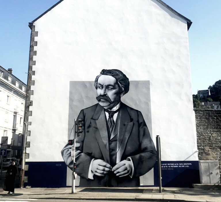 Fresque street-art en hommage à Aristide Briand à Quimper. Crédit photo : HOZ.